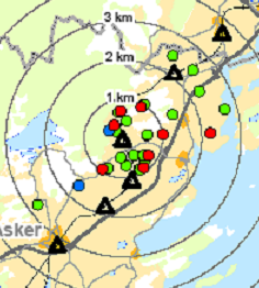 Figur 8. Hvalstad stasjon med utsnitt av brukerregistrering som viser at 54 % er bosatt innen 1 km i luft Figur 8. Hvalstad stasjon med utsnitt av brukerregistrering som viser at 54 % er bosatt innen 1 km i luft